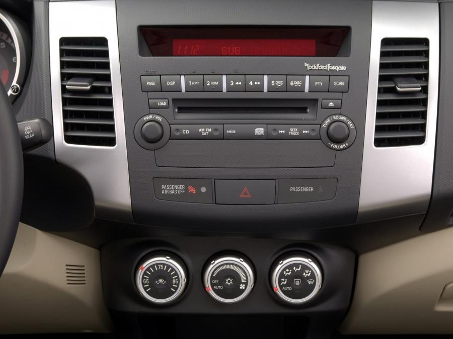  Mitsubishi Outlander Urban 2007 года  (фото 2 из 26)
